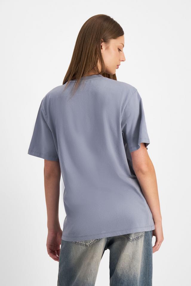 India (She/Her) wears size M and is 180cm tall with 88cm chest and 26cm waist