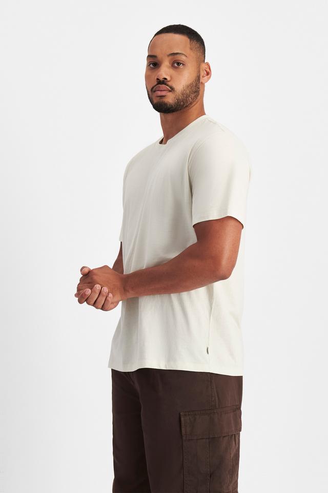 Jason (He/Him) wears size XL and is 194cm tall with 93cm chest and 113cm waist