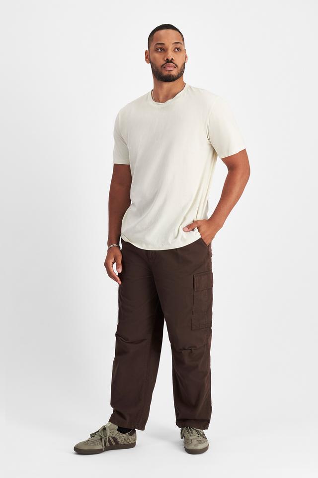 Jason (He/Him) wears size XL and is 194cm tall with 93cm chest and 113cm waist