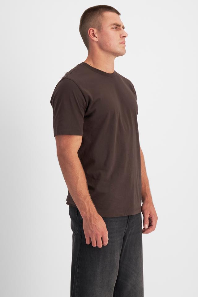 Charlie (He/Him) Wears Size M And Is 183cm Tall With 104cm Chest And 85cm Waist