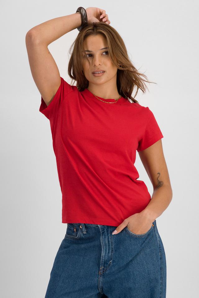Melissa (She/Her) wears size S and is 169cm tall with 86cm chest and 66cm waist