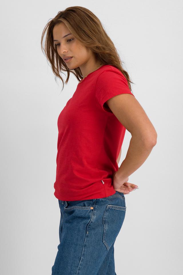 Melissa (She/Her) wears size S and is 169cm tall with 86cm chest and 66cm waist