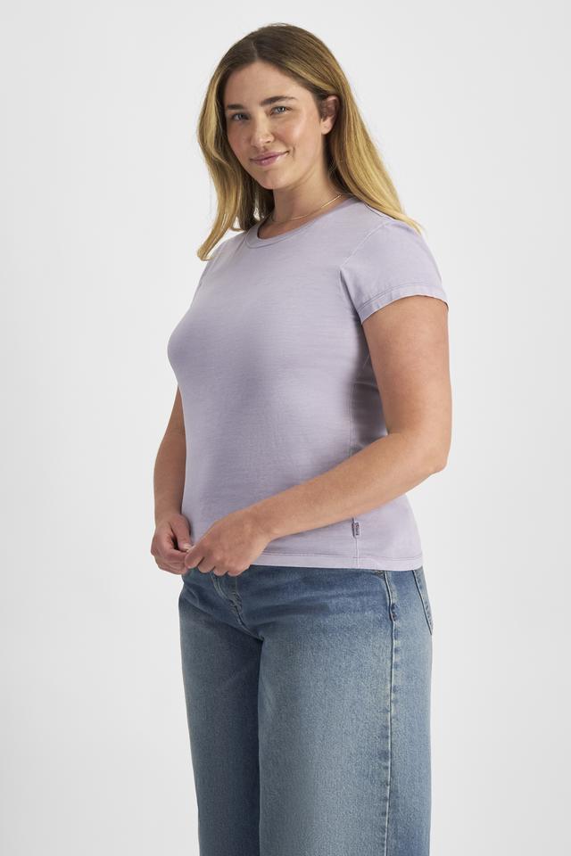 Chanel (She/Her) wears size L and is 176cm tall with 104cm chest and 89cm waist