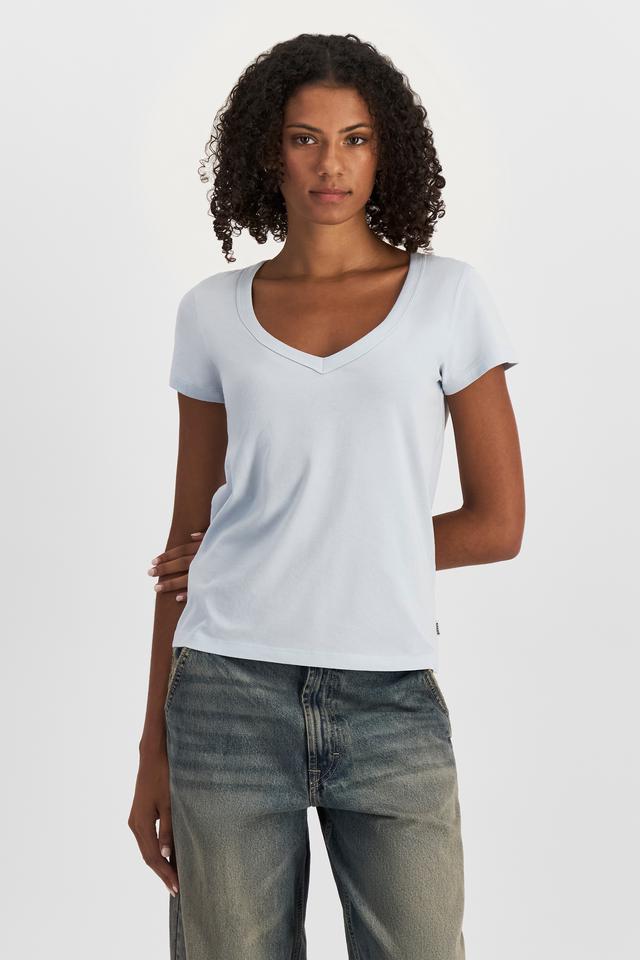 Norway (She/Her) wears size S and is 178cm tall with 82cm chest and 69cm waist