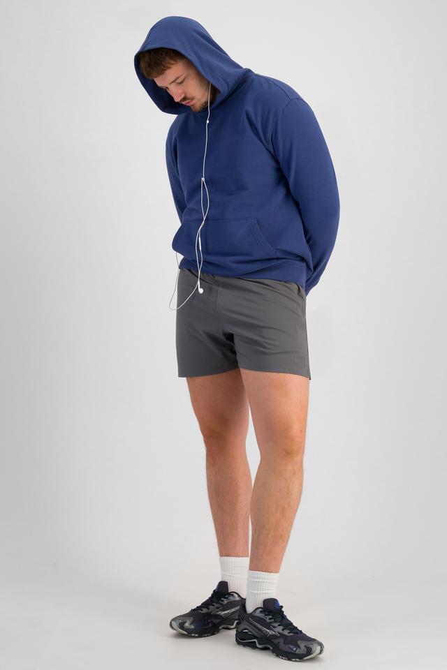 Jake (He/Him) wears size XL and is 195cm tall with 115cm chest and 106cm waist