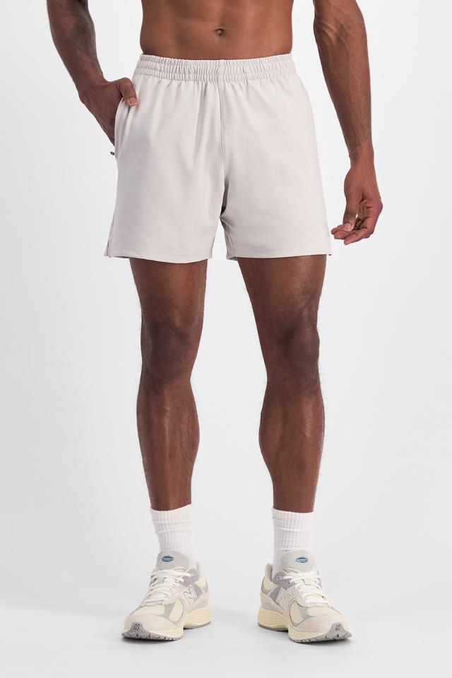 Paoulo (He/Him) wears size Medium and is 188cm tall with 98cm chest and 79cm waist