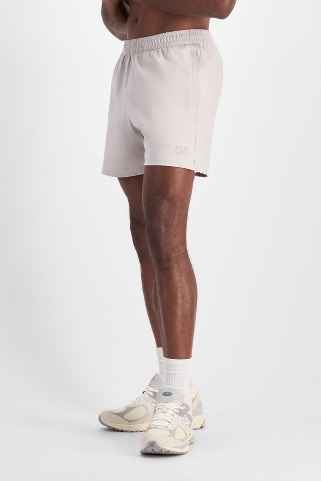 Paoulo (He/Him) wears size Medium and is 188cm tall with 98cm chest and 79cm waist