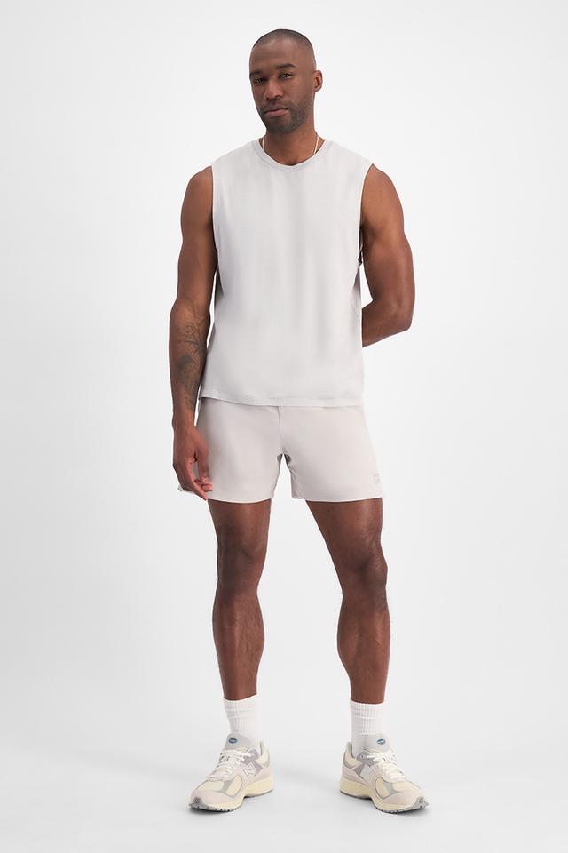 Paoulo (He/Him) wears size Medium and is 188cm tall with 98cm chest and 79cm waist