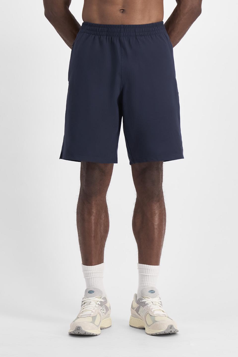 Paoulo (He/Him) wears size Medium and is 188cm tall with 98cm chest and 79cm waist