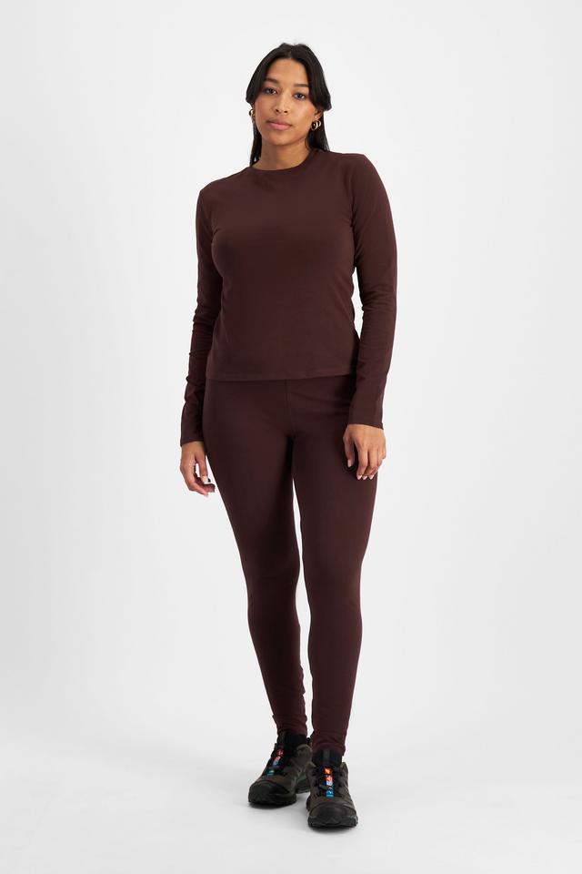 Alejandra (She/Her) wears size L and is 172cm tall with 100cm chest and 78cm waist