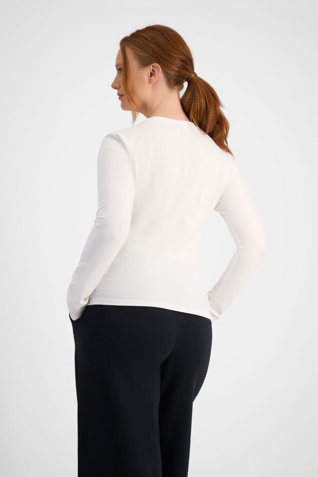 Martine (She/Her) wears size L and is 175cm tall with 82cm chest and 76cm waist