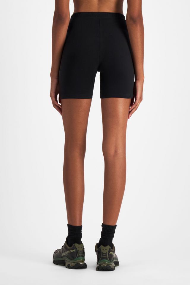 Norway (She/Her) wears size S and is 178cm tall with 82cm chest and 69cm waist