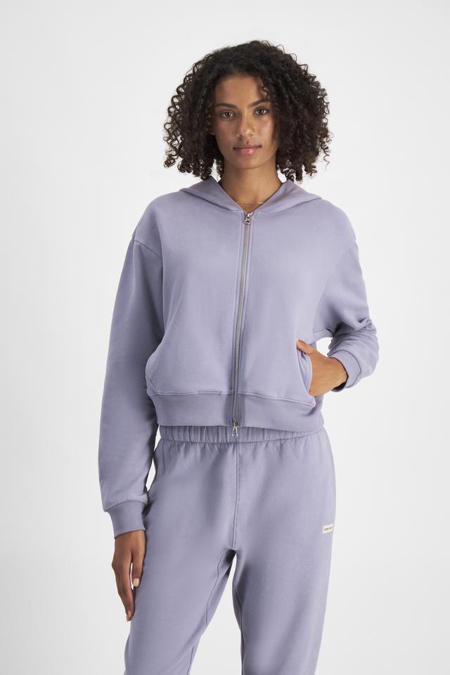 Norway (She/Her) wears size S and is 178cm tall with 82cm chest and 69cm waist