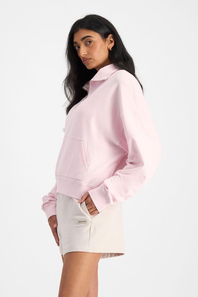Mancie (She/Her) wears size L and is 178cm tall with 84cm chest and 71cm waist