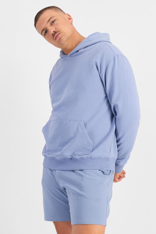 Jake (He/Him) wears size XL and is 195cm tall with 115cm chest and 106cm waist
