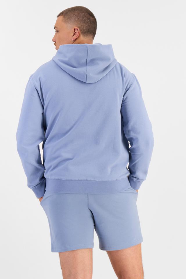 Jake (He/Him) wears size XL and is 195cm tall with 115cm chest and 106cm waist