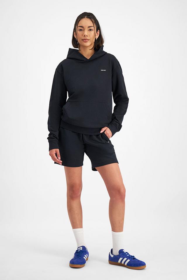 Tia (She/Her) wears size XS and is 173cm tall with 81cm chest and 58cm waist