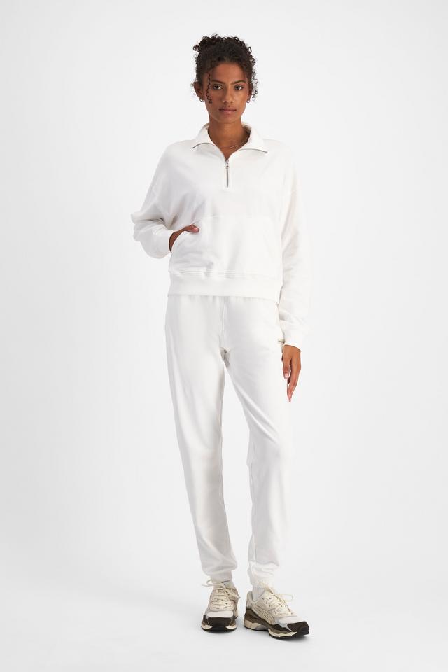 Norway (She/Her) wears size S and is 178cm tall with 82cm chest and 69cm waist