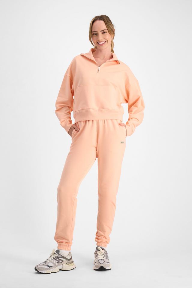 Mikaela (She/Her) wears size S and is 177cm tall with 89cm chest and 66cm waist