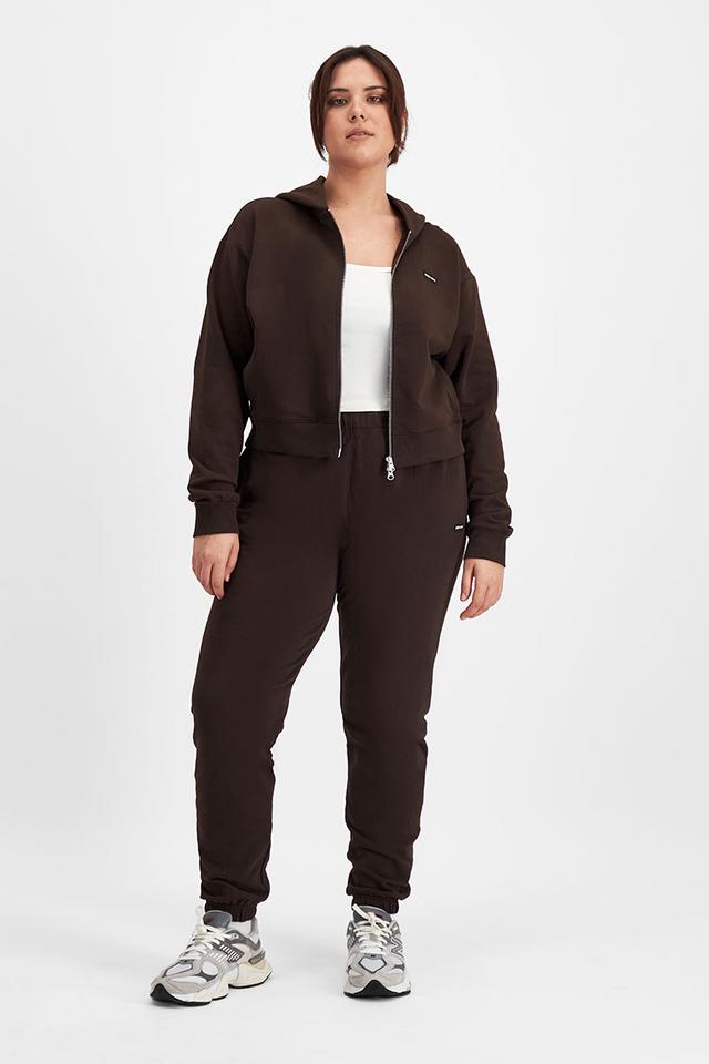 Bella (She/Her) Wears Size Large And Is 173cm Tall With 95cm Chest And 77cm Waist