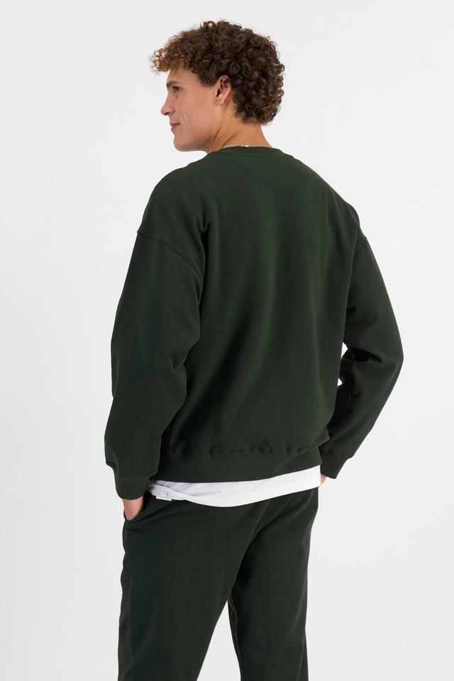 Kya (He/Him) wears size M and is 189cm tall with 99cm chest and 81cm waist