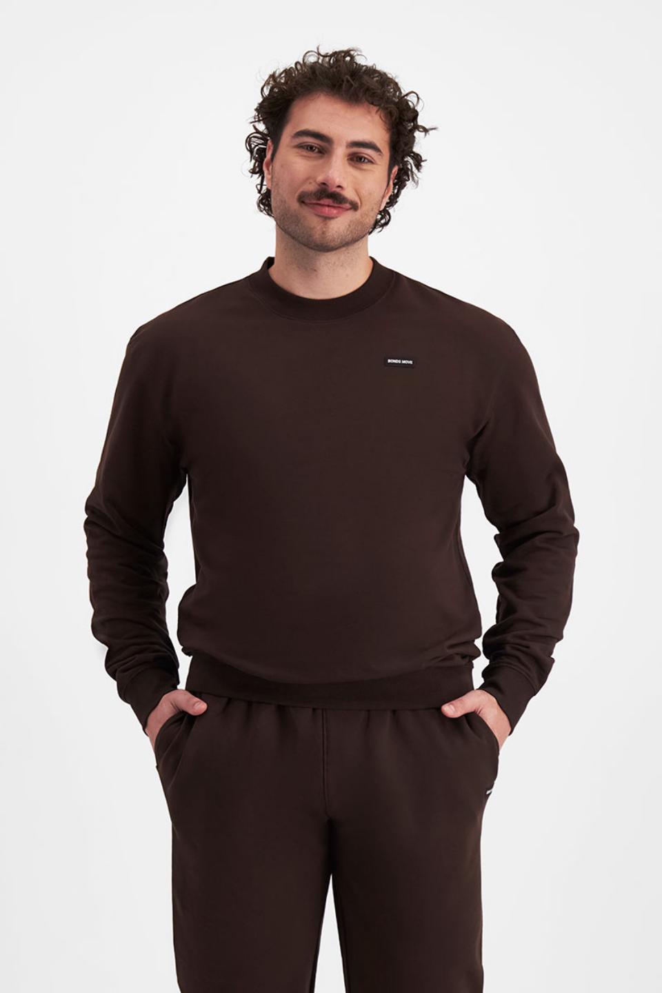 Sam (He/Him) wears size XL and is 178cm tall with 112cm chest