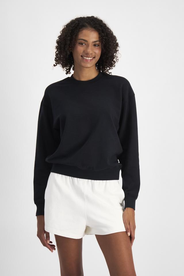 Norway (She/Her) wears size S and is 178cm tall with 82cm chest and 69cm waist