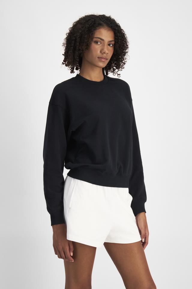 Norway (She/Her) wears size S and is 178cm tall with 82cm chest and 69cm waist