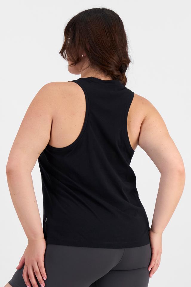 Bella (She/Her) wears size L and is 173cm tall with 95cm chest and 77cm waist
