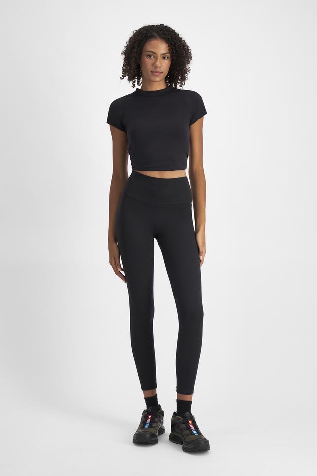Norway (She/Her) wears size S and is 178cm tall with 82cm chest and 69cm waist