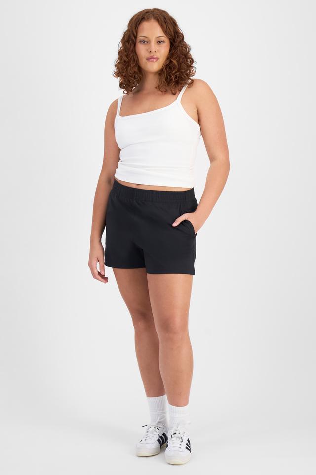Cameron (She/Her) wears size L and is 179cm tall with 91cm chest and 74cm waist