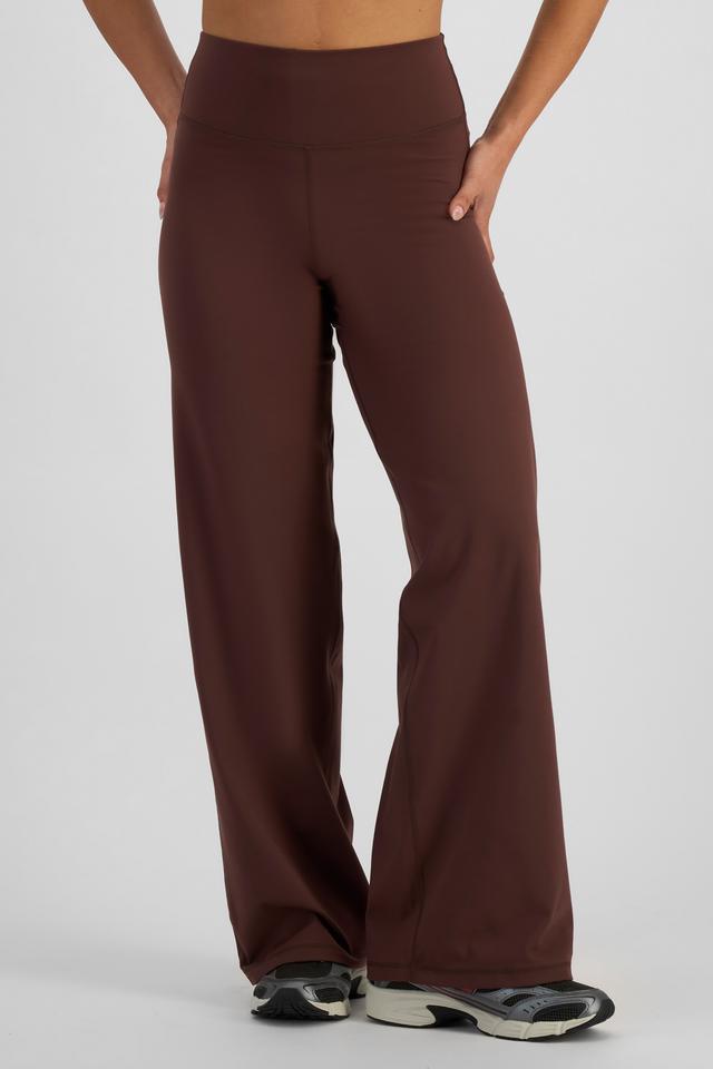 Melissa (She/Her) wears size S and is 169cm tall with 86cm chest and 66cm waist