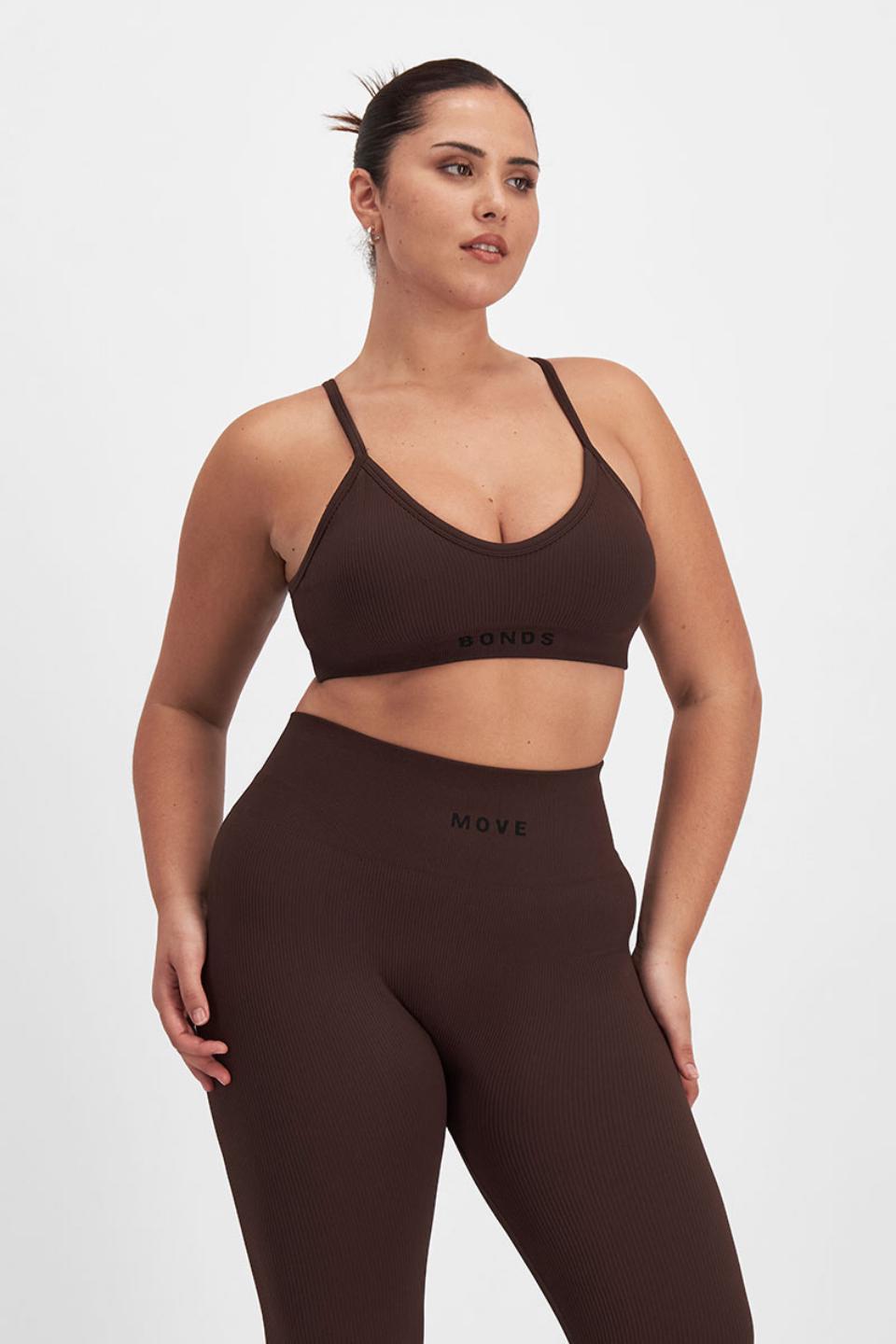 Bella (She/Her) Wears Size Large And Is 173cm Tall With 95cm Chest And 77cm Waist