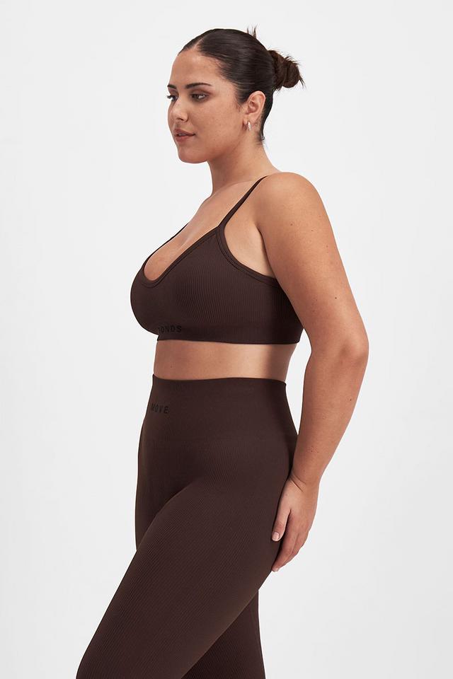 Bella (She/Her) Wears Size Large And Is 173cm Tall With 95cm Chest And 77cm Waist