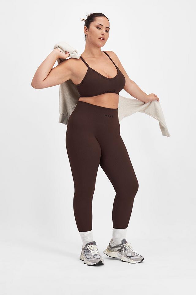 Bella (She/Her) Wears Size Large And Is 173cm Tall With 95cm Chest And 77cm Waist