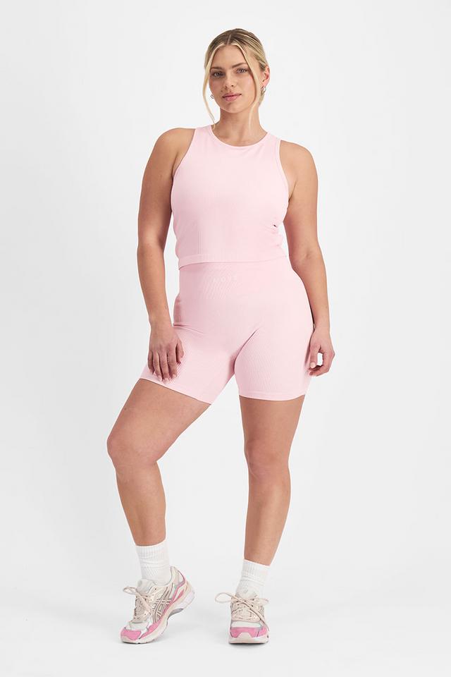 Zoe (She/Her) wears size Large and is 170cm tall with 98cm chest and 85cm waist