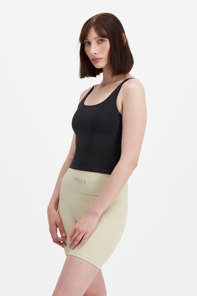 Clementine (They/Them) wears size S and is 170cm tall with 86cm chest and 64cm waist