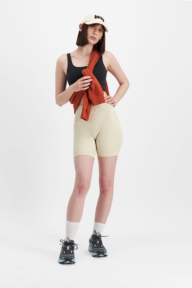 Clementine (They/Them) wears size S and is 170cm tall with 86cm chest and 64cm waist