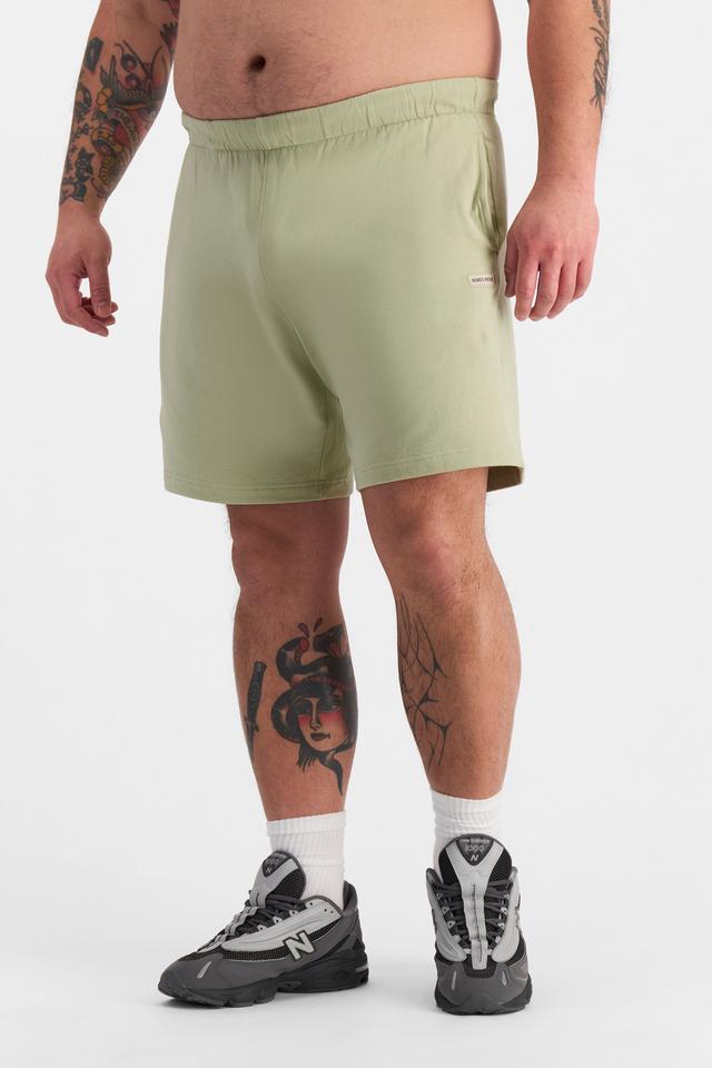 Mike (He/Him) wears size XL and is 180cm tall with 120cm chest and 96cm waist