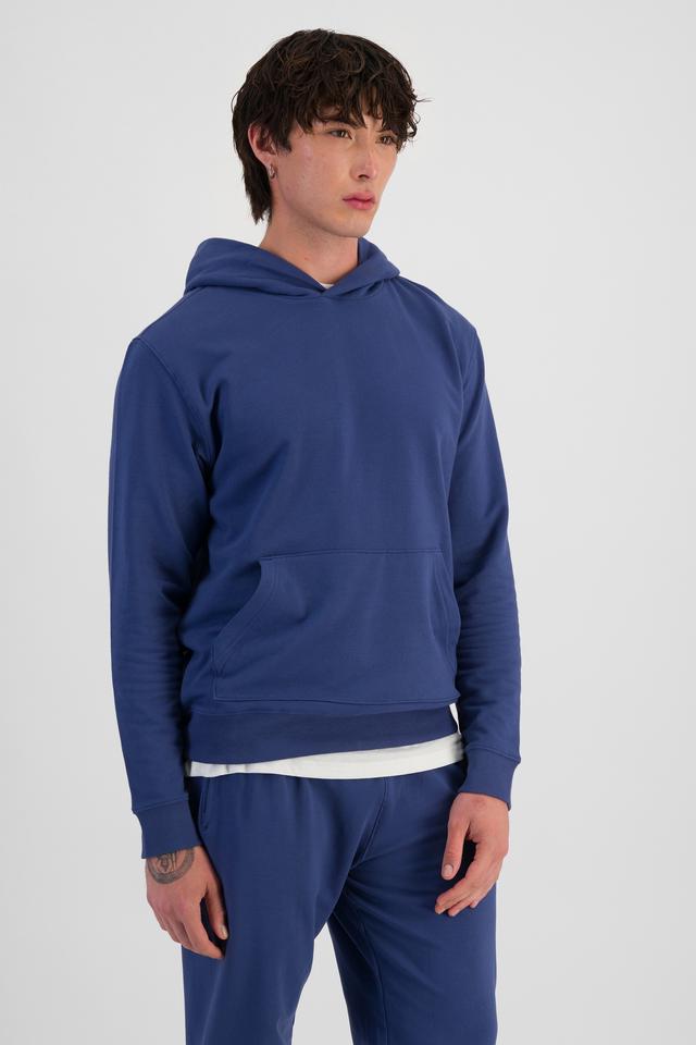 Jai (He/Him) wears size M and is 185cm tall with 92cm chest and 71cm waist