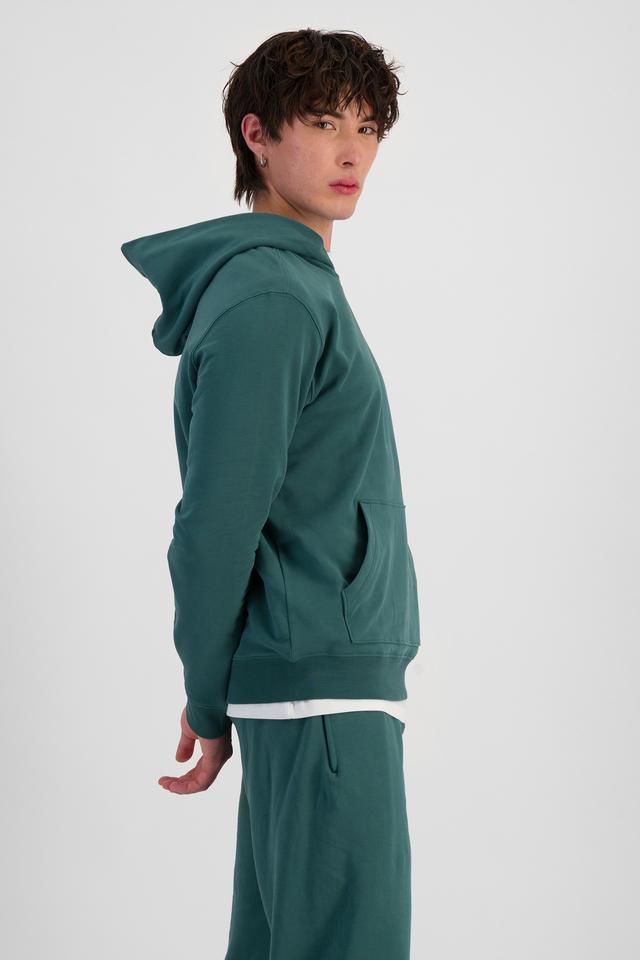 Jai (He/Him) wears size M and is 185cm tall with 92cm chest and 71cm waist