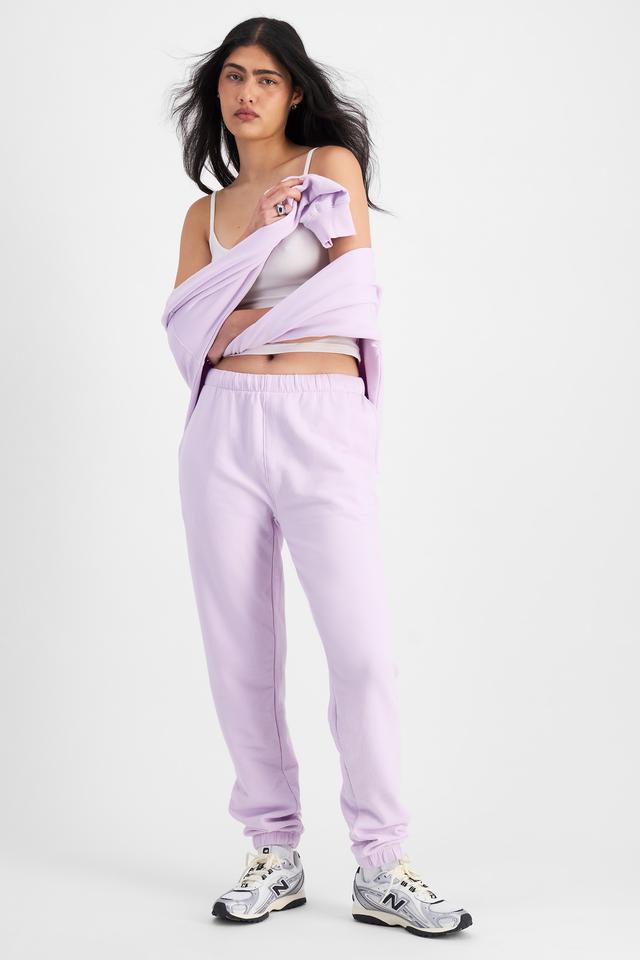 Tiana (She/Her) wears size S and is 176cm tall with cm chest and cm waist