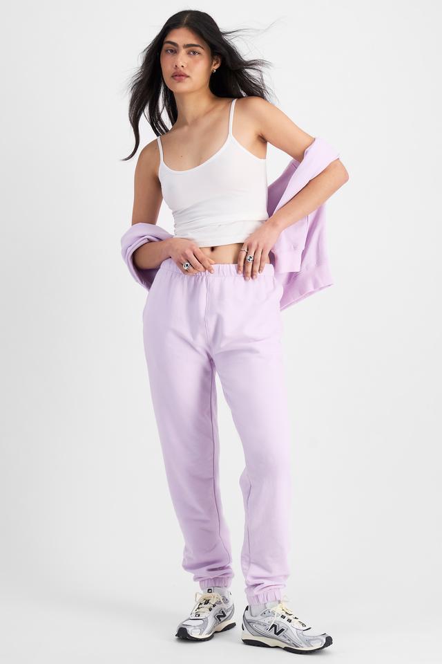 Tiana (She/Her) wears size S and is 176cm tall with cm chest and cm waist