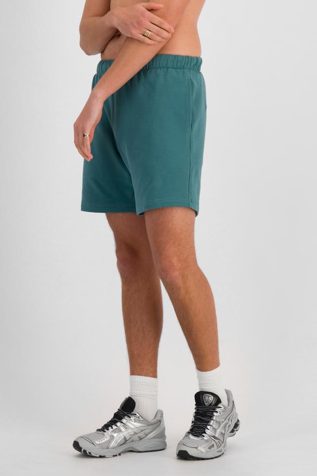 TOBIAS (He/Him) wears size M and is 187cm tall with 93cm chest and 78cm waist