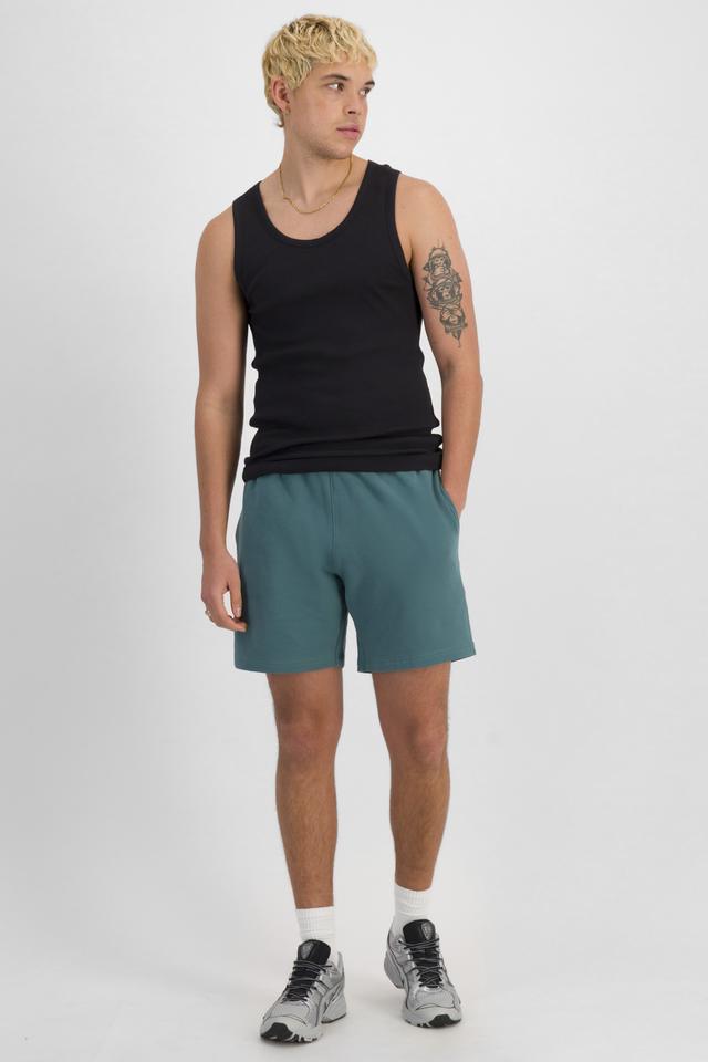 TOBIAS (He/Him) wears size M and is 187cm tall with 93cm chest and 78cm waist