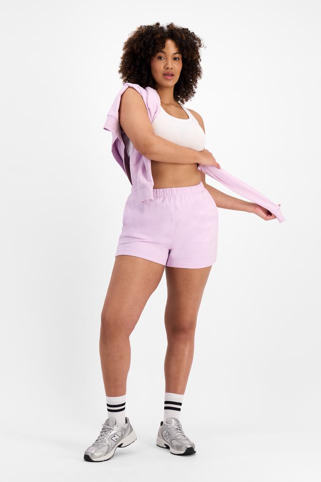 Madeleine (She/Her) wears size 16 and is 181cm tall with 99cm chest and 88cm waist