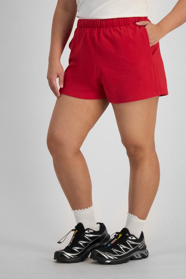Chloe (She/Her) wears size L and is 165cm tall with 95cm chest and 78cm waist