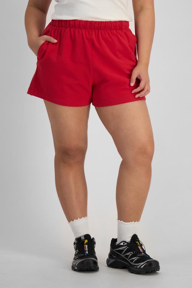 Chloe (She/Her) wears size L and is 165cm tall with 95cm chest and 78cm waist