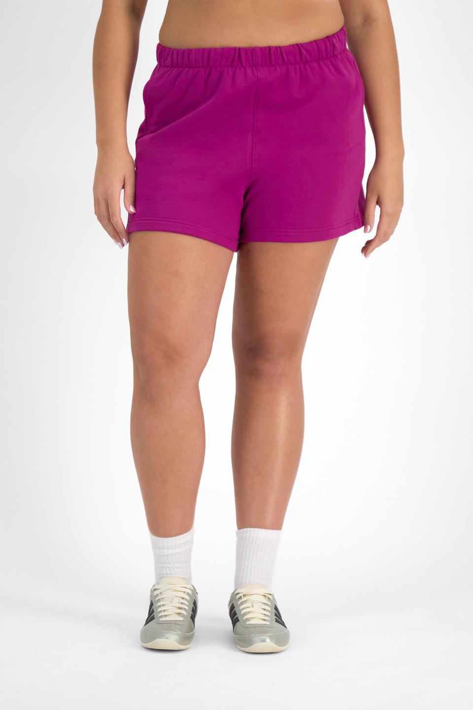 Cameron (She/Her) wears size L and is 179cm tall with 91cm chest and 74cm waist