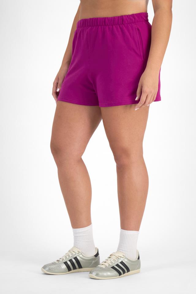 Cameron (She/Her) wears size L and is 179cm tall with 91cm chest and 74cm waist